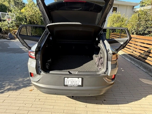 2025 Volkswagen ID.4 - Image 8 of 13