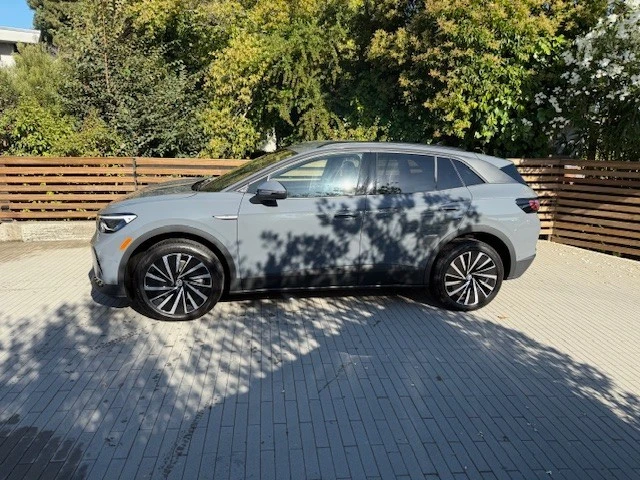 2025 Volkswagen ID.4 - Image 2 of 13