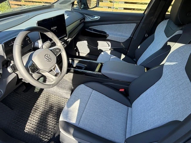 2025 Volkswagen ID.4 - Image 6 of 13