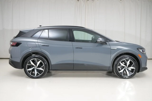 2025 Volkswagen ID.4 - Image 9 of 21