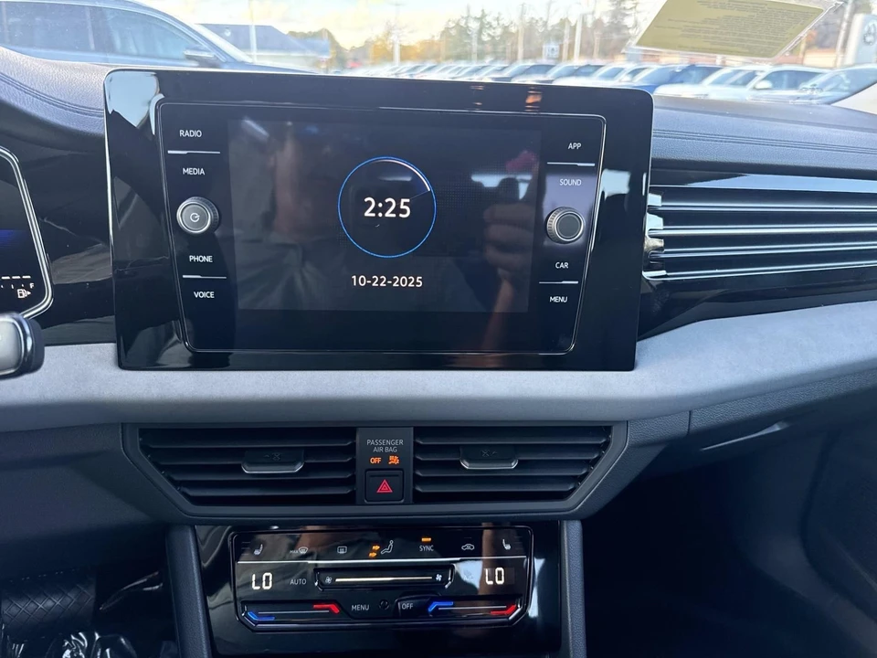 2025 Volkswagen A7 Jetta - Image 9 of 13