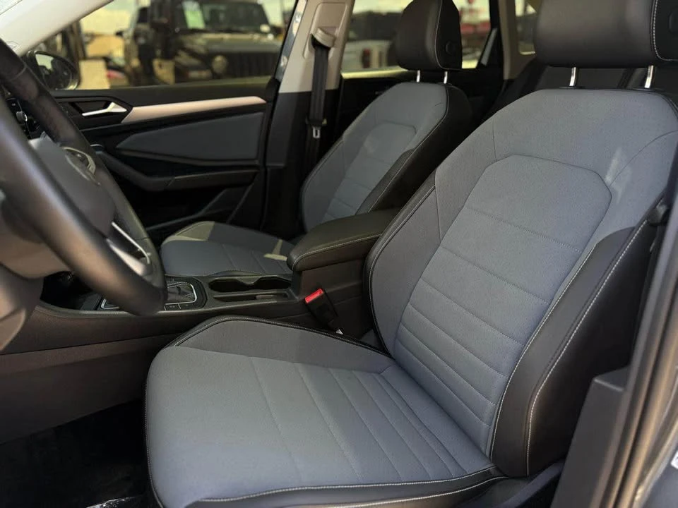2025 Volkswagen A7 Jetta - Image 5 of 9