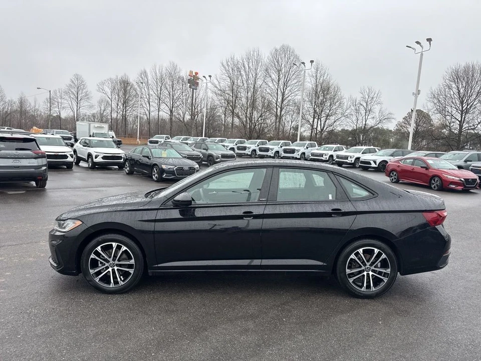 2025 Volkswagen A7 Jetta - Image 2 of 12