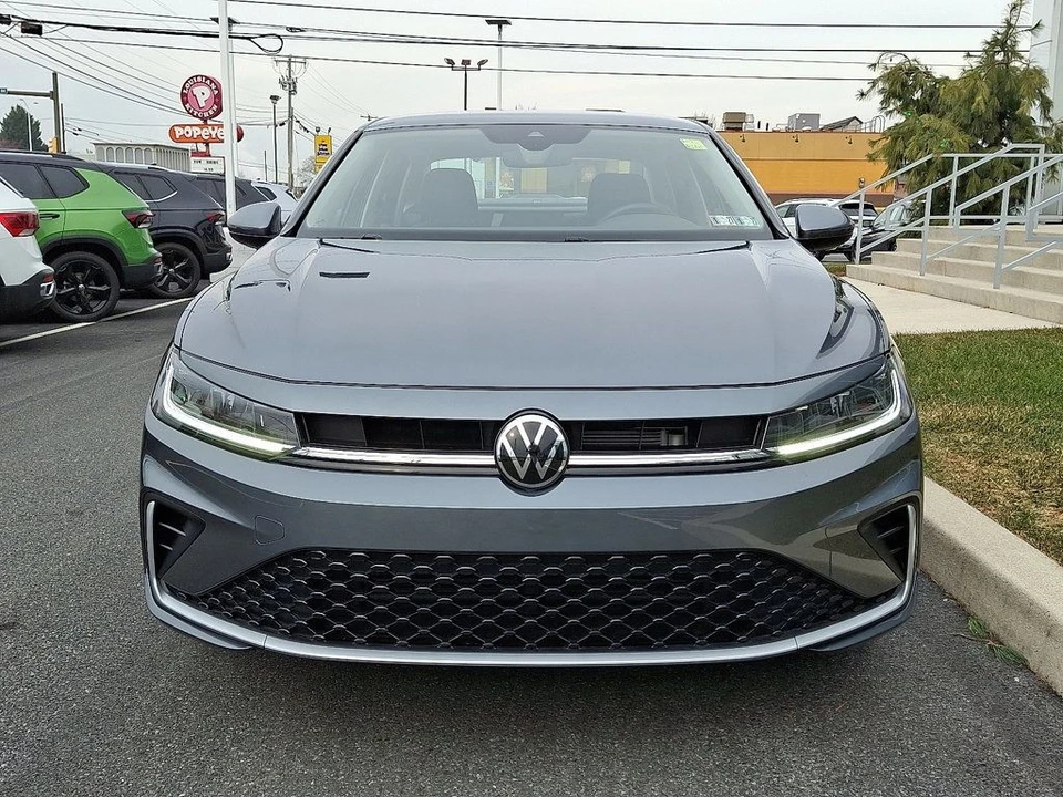 2025 Volkswagen A7 Jetta - Image 2 of 12