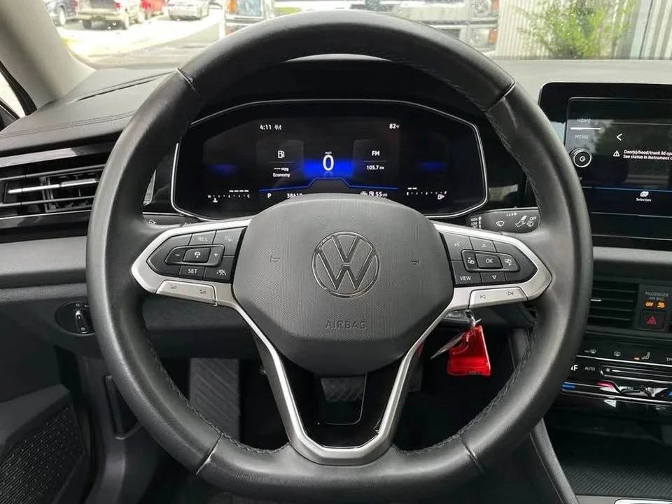 2025 Volkswagen A7 Jetta - Image 2 of 4
