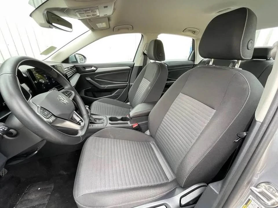 2025 Volkswagen A7 Jetta - Image 3 of 4