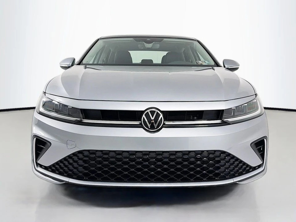 2025 Volkswagen A7 Jetta - Image 2 of 12