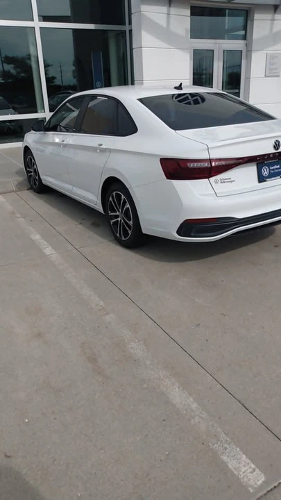 2025 Volkswagen A7 Jetta - Image 10 of 11