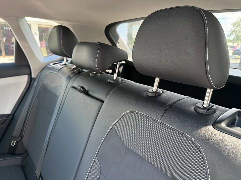 2025 Volkswagen Taos - Image 11 of 12