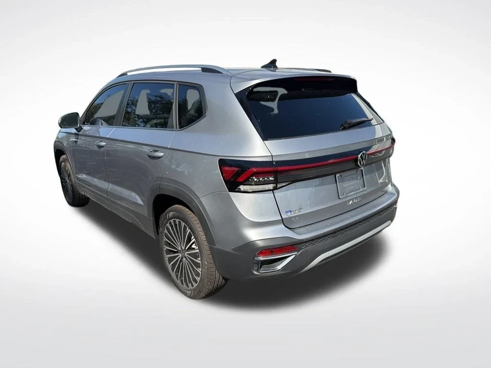 2025 Volkswagen Taos - Image 6 of 12