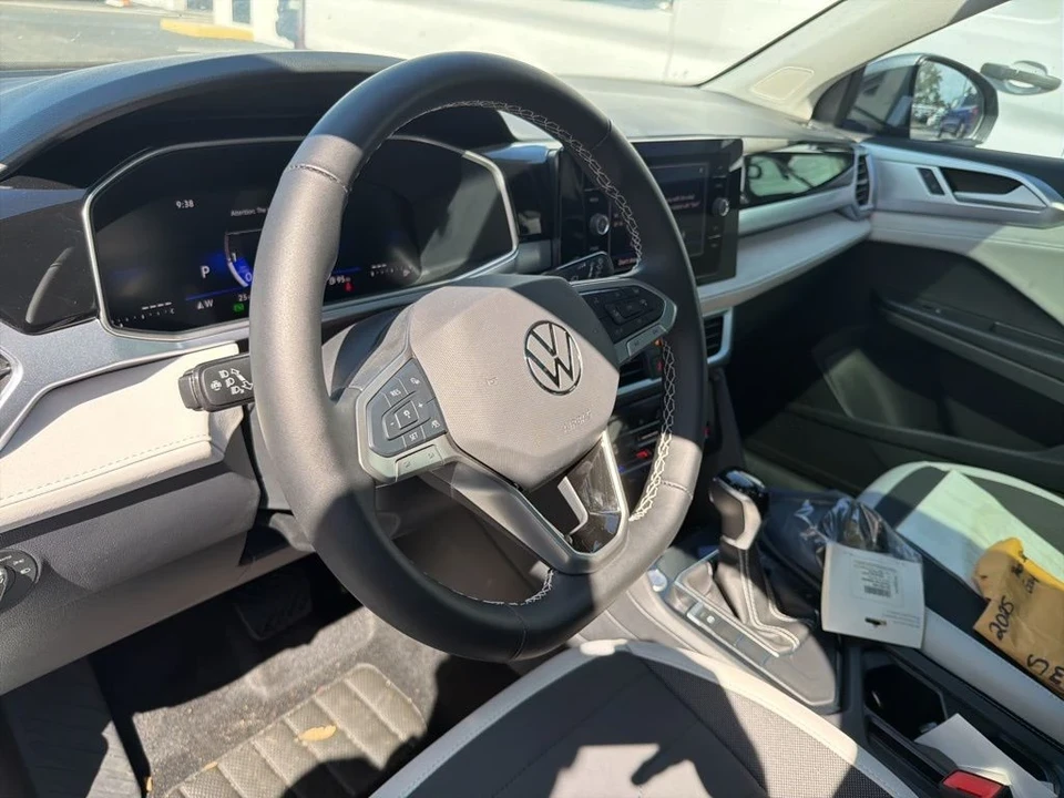 2025 Volkswagen Taos - Image 9 of 12