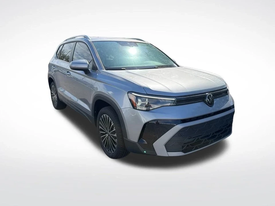 2025 Volkswagen Taos - Image 2 of 12