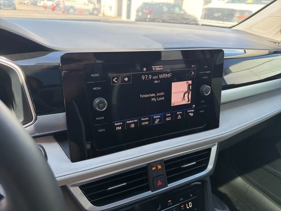 2025 Volkswagen Taos - Image 12 of 12
