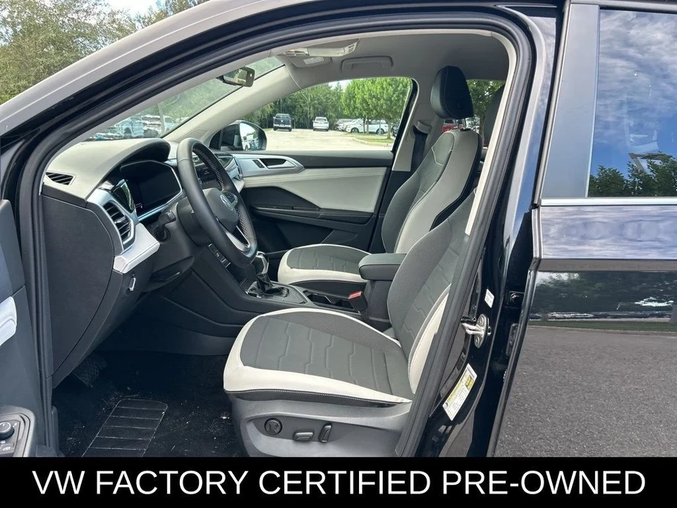 2025 Volkswagen Taos - Image 9 of 12