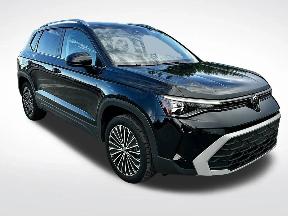 2025 Volkswagen Taos - Image 2 of 12