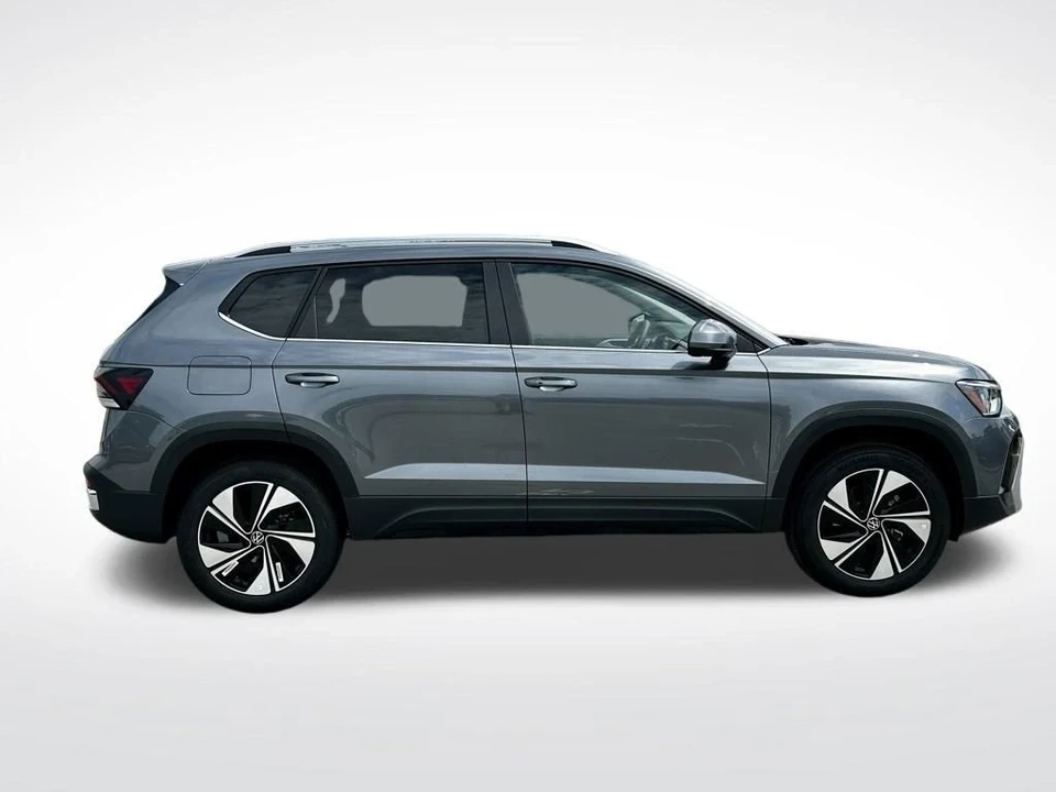 2025 Volkswagen Taos - Image 7 of 12