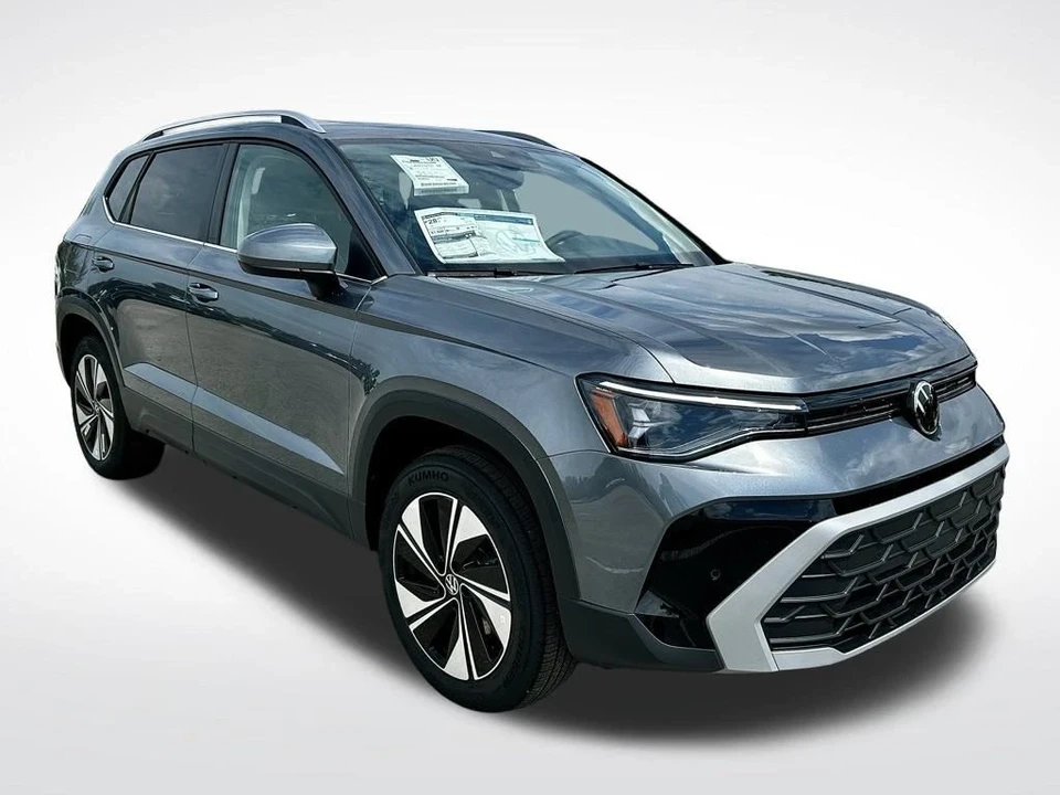 2025 Volkswagen Taos - Image 2 of 12