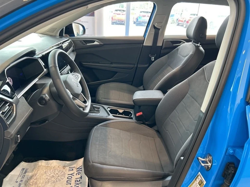 2025 Volkswagen Taos - Image 9 of 12