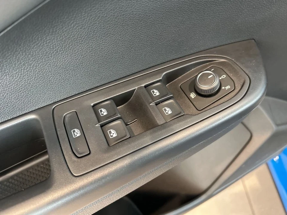 2025 Volkswagen Taos - Image 12 of 12