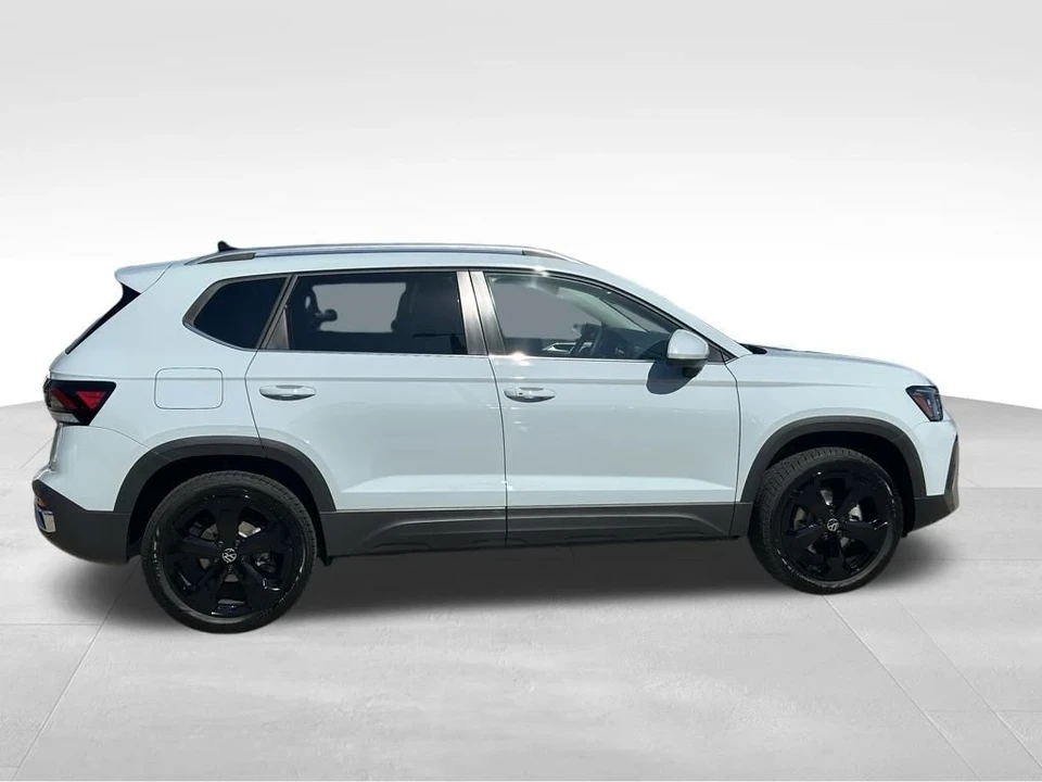 2025 Volkswagen Taos - Image 3 of 12