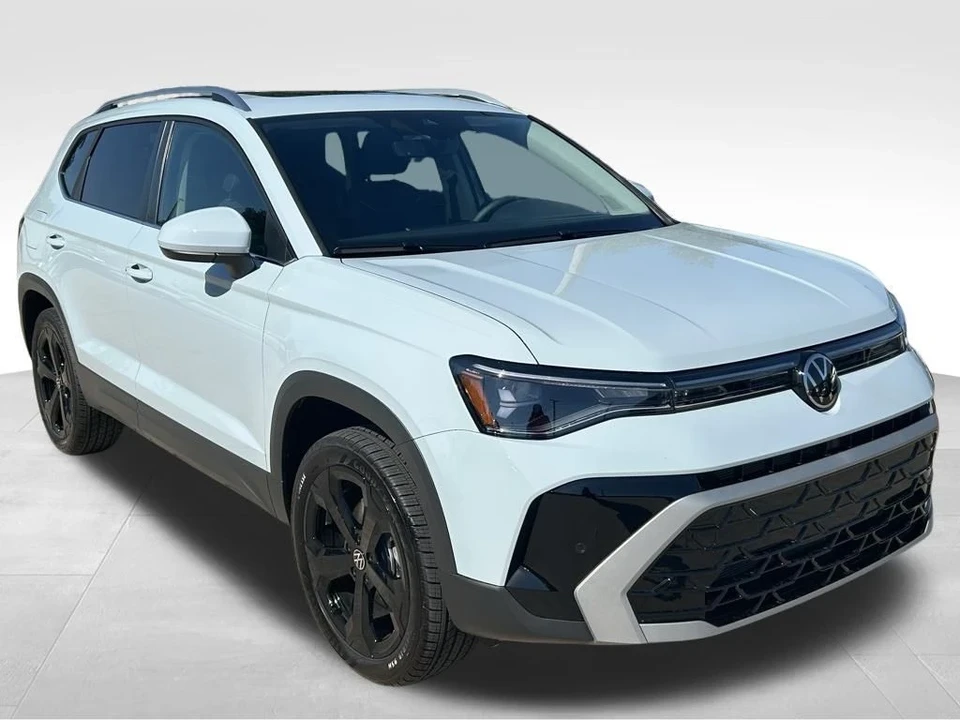 2025 Volkswagen Taos - Image 2 of 12