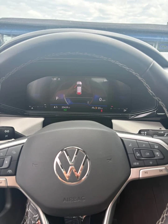 2025 Volkswagen Taos - Image 5 of 8