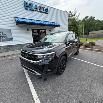 2025 Volkswagen Taos SE Sport Utility