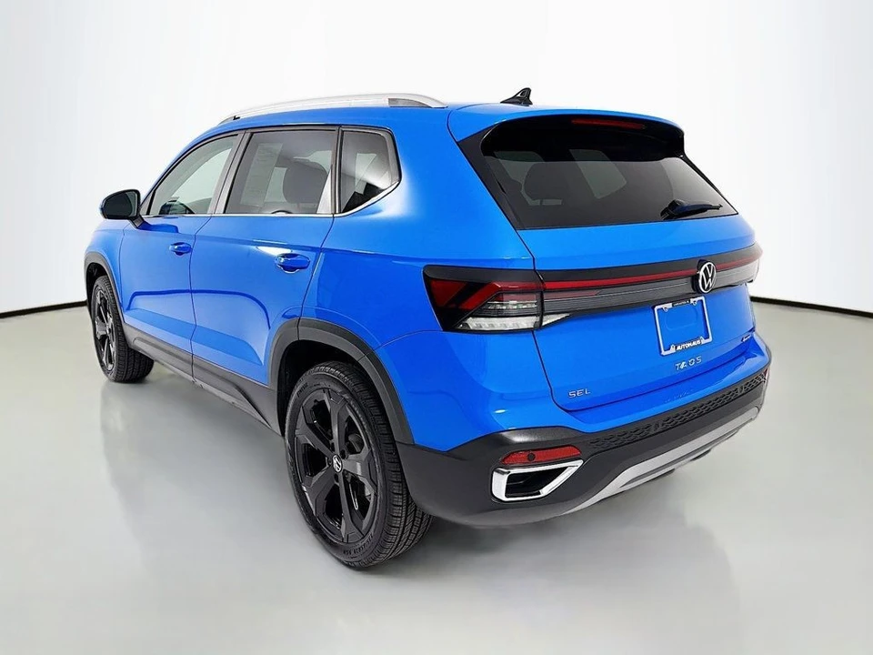 2025 Volkswagen Taos - Image 5 of 12