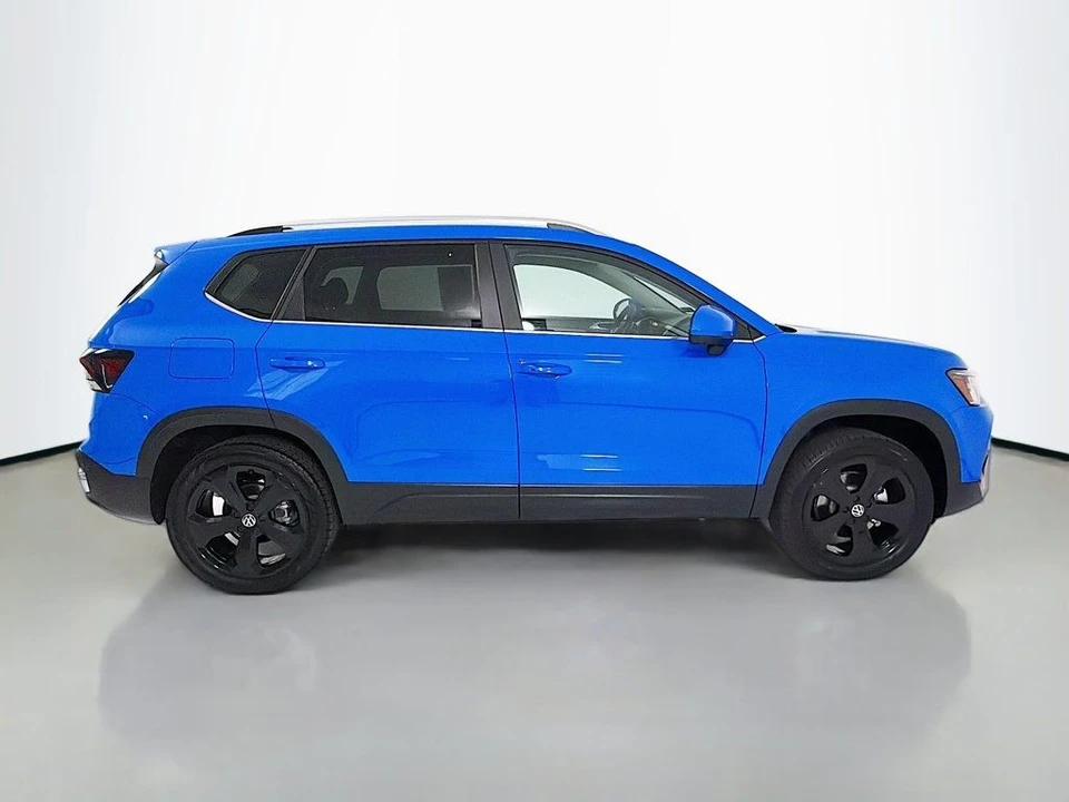 2025 Volkswagen Taos - Image 8 of 12
