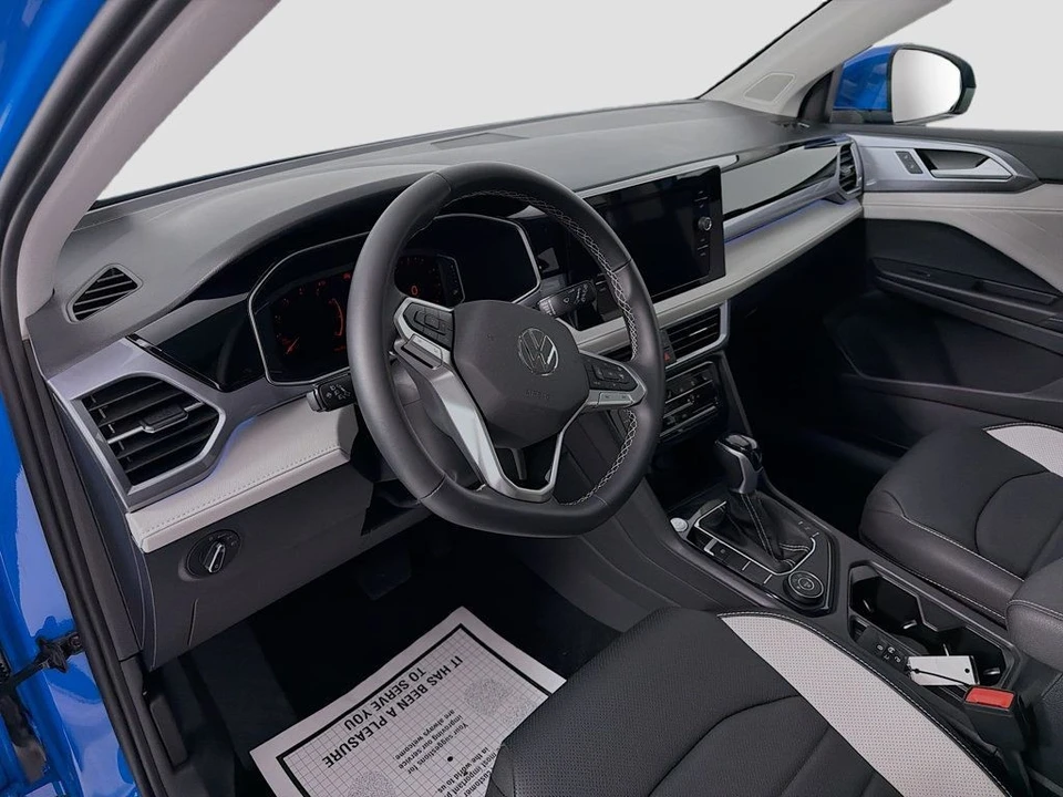 2025 Volkswagen Taos - Image 9 of 12