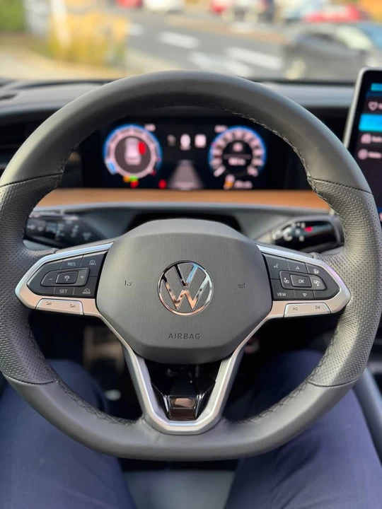 2025 Volkswagen Tiguan - Image 8 of 17
