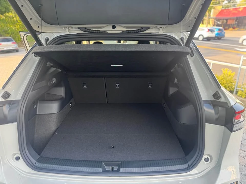 2025 Volkswagen Tiguan - Image 5 of 17