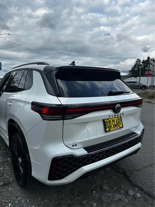 2025 Volkswagen Tiguan - Image 3 of 3