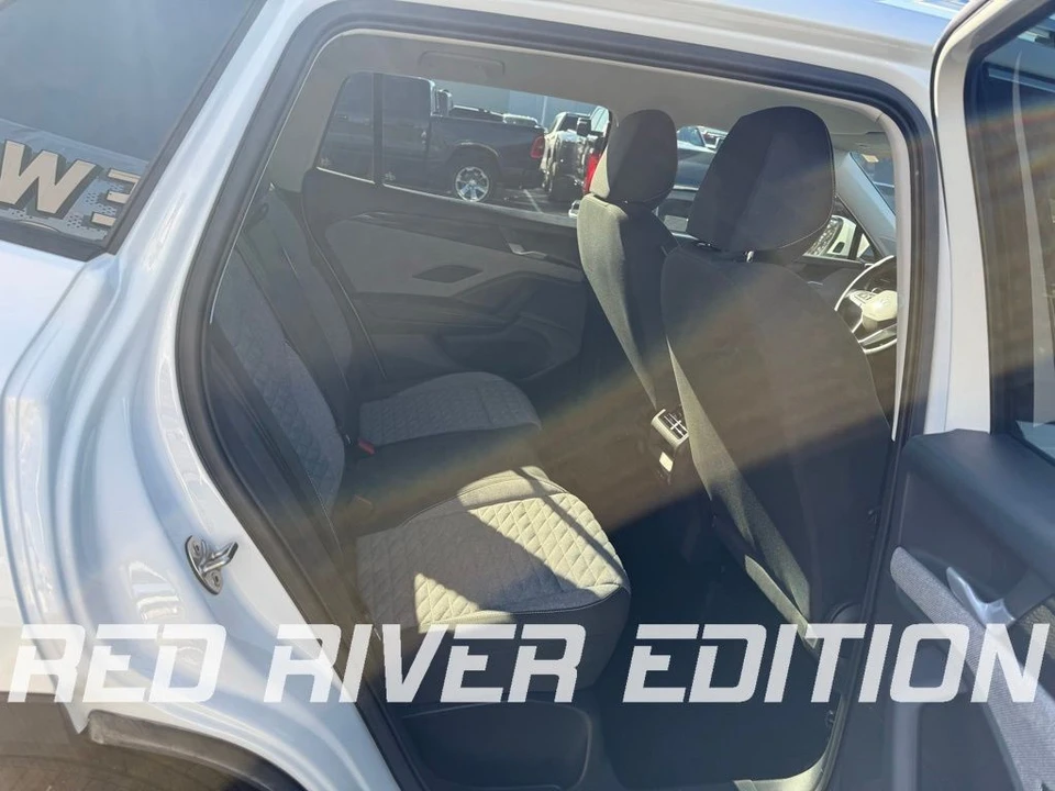2025 Volkswagen Tiguan - Image 11 of 25