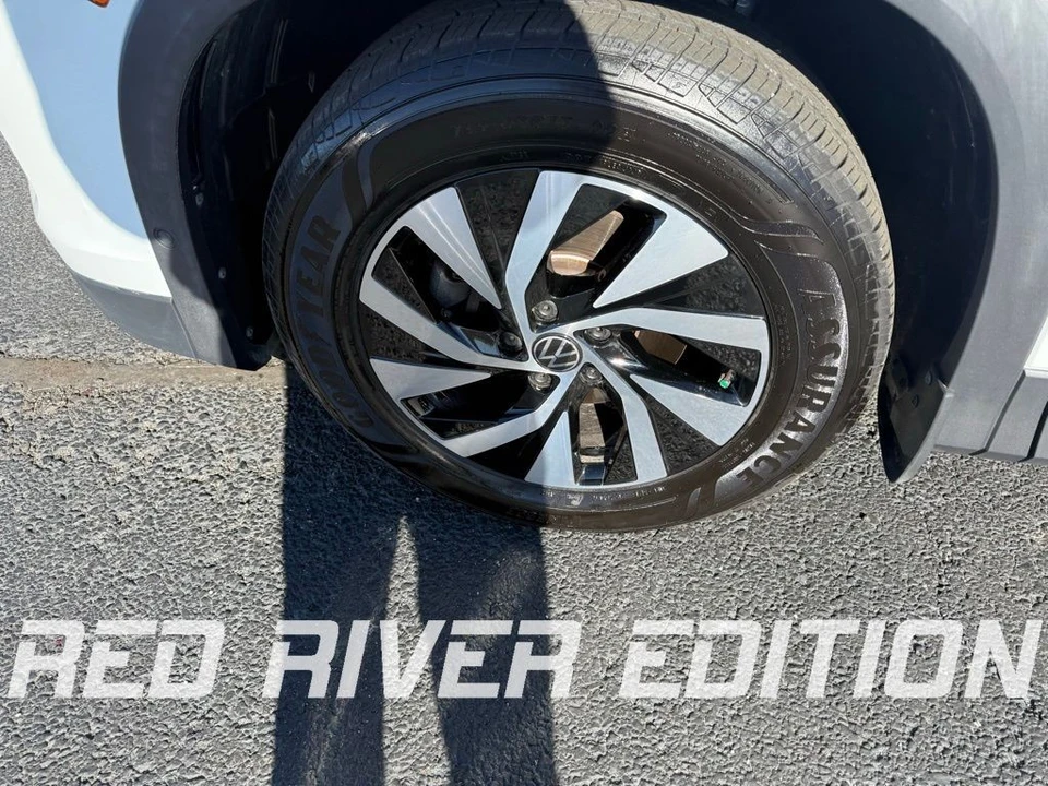 2025 Volkswagen Tiguan - Image 9 of 25