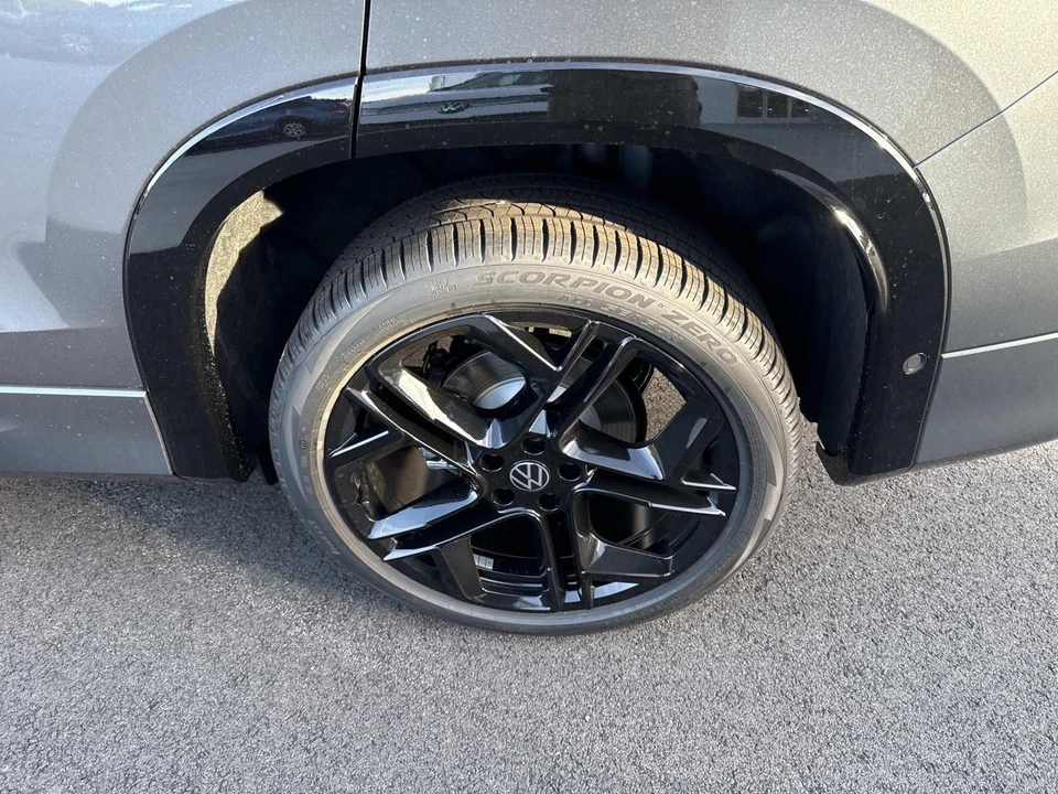 2025 Volkswagen Tiguan - Image 5 of 12