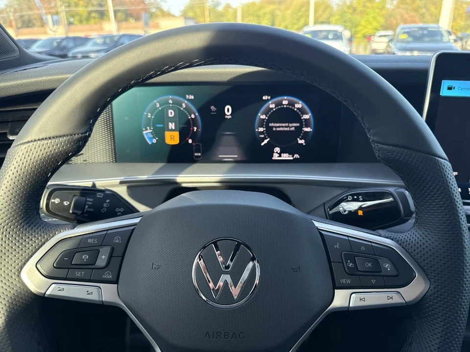 2025 Volkswagen Tiguan - Image 11 of 12