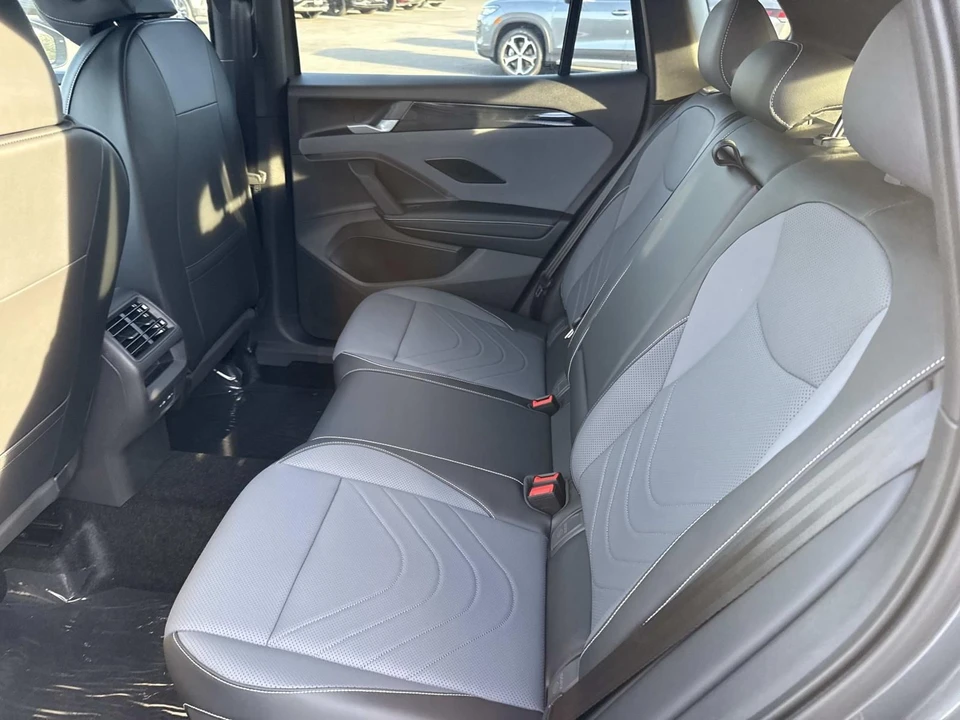 2025 Volkswagen Tiguan - Image 7 of 12