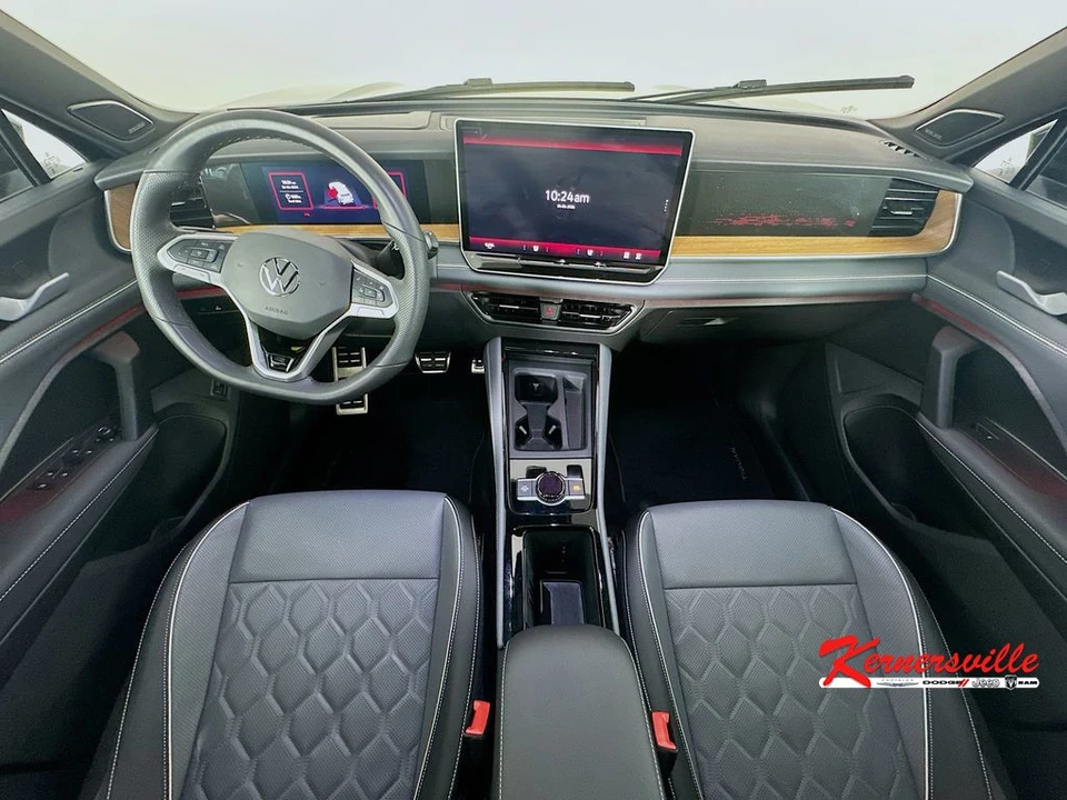 2025 Volkswagen Tiguan - Image 10 of 21