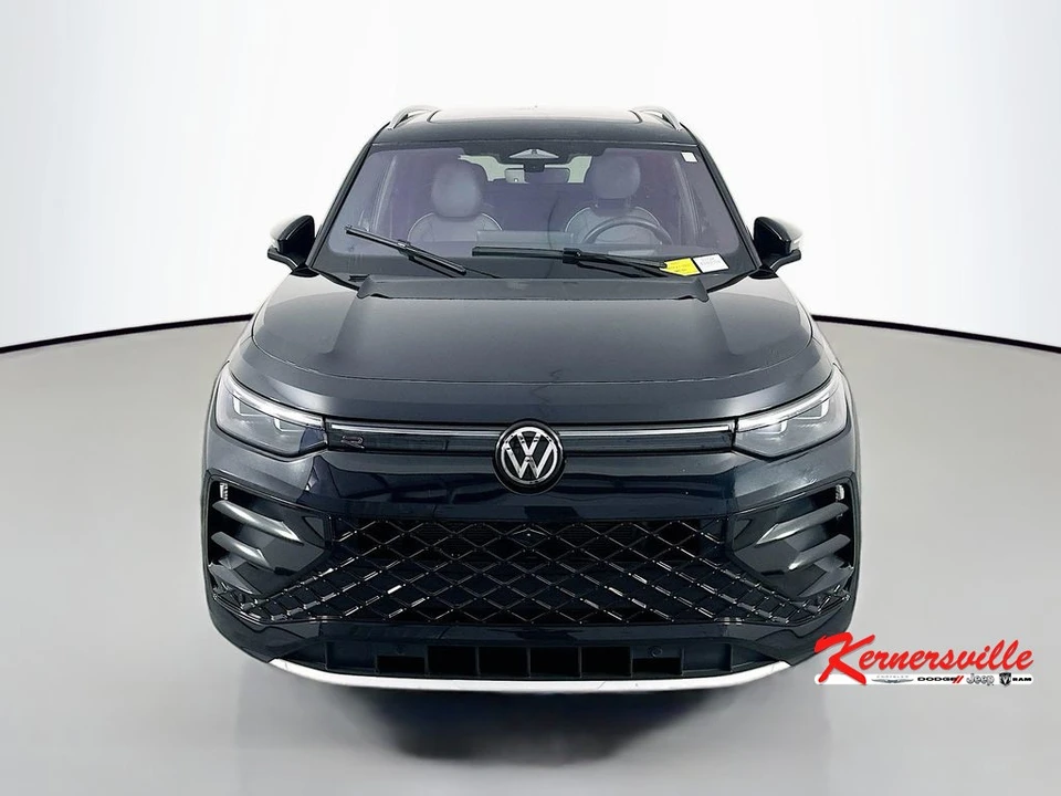 2025 Volkswagen Tiguan - Image 2 of 21