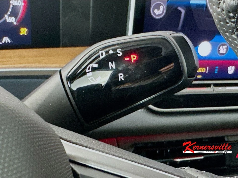 2025 Volkswagen Tiguan - Image 16 of 21