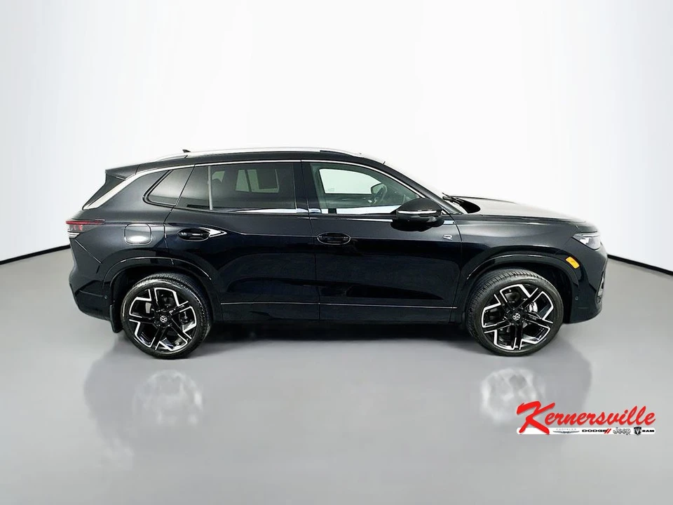 2025 Volkswagen Tiguan - Image 8 of 21
