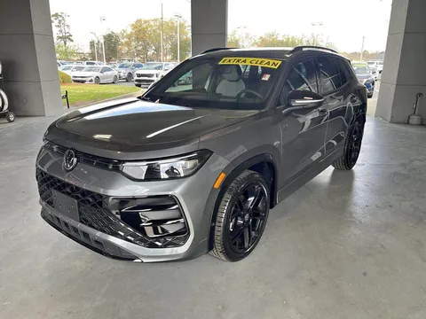 2025 Volkswagen Tiguan SE R-Line Black Sport Utility 4D