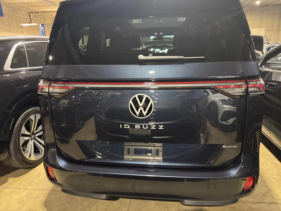 2025 Volkswagen ID.4 - Image 3 of 12