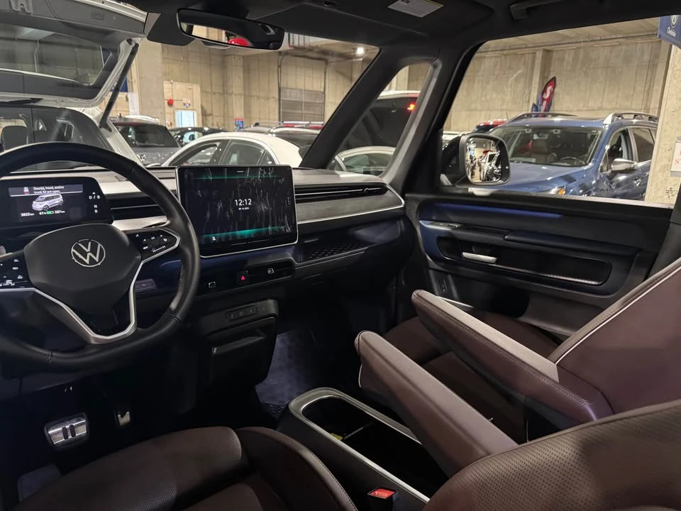 2025 Volkswagen ID.4 - Image 7 of 12