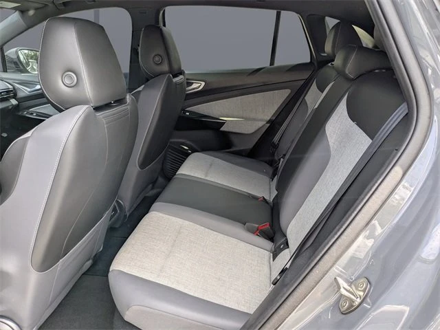 2025 Volkswagen ID.4 - Image 8 of 12
