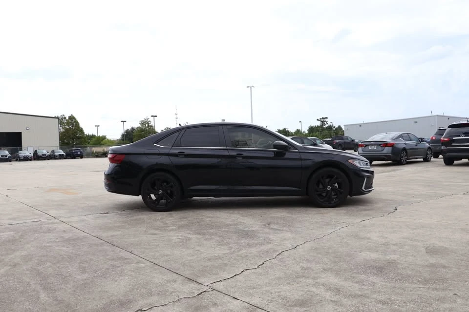 2025 Volkswagen A7 Jetta - Image 4 of 9