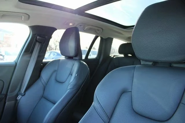 2025 Volvo V60 2nd Gen - Image 17 of 20