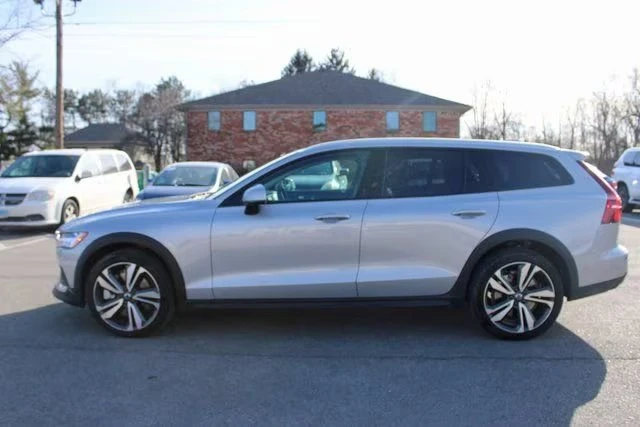 2025 Volvo V60 2nd Gen - Image 7 of 20