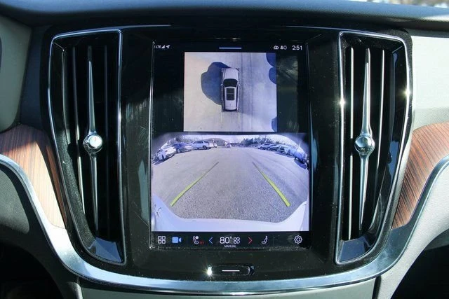 2025 Volvo V60 2nd Gen - Image 13 of 20